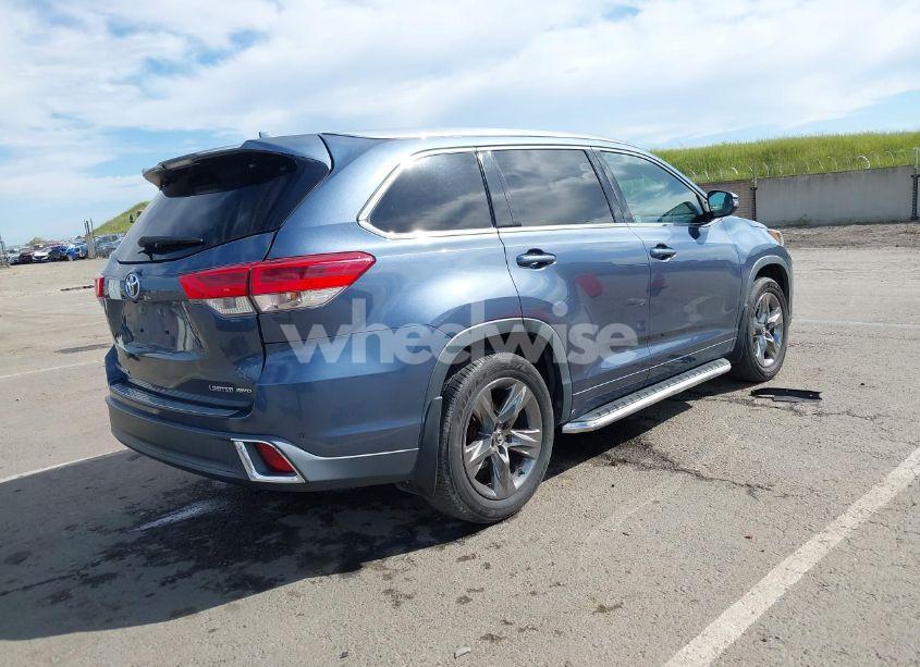 Photo 4 of 2017 Toyota Highlander LIMITED PLATINUM (VIN 5TDDZRFH4HS405960)