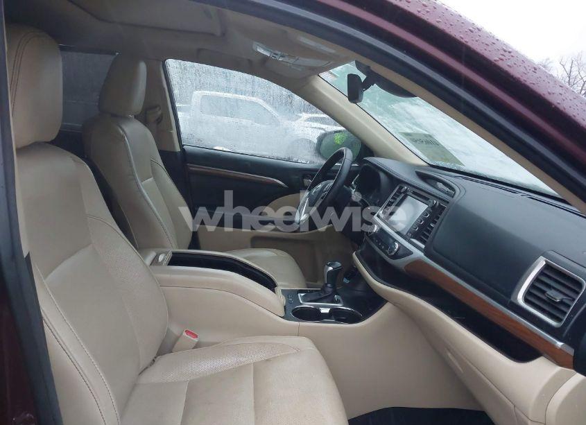 Photo 5 of 2017 Toyota Highlander LIMITED (VIN 5TDDZRFH4HS468864)