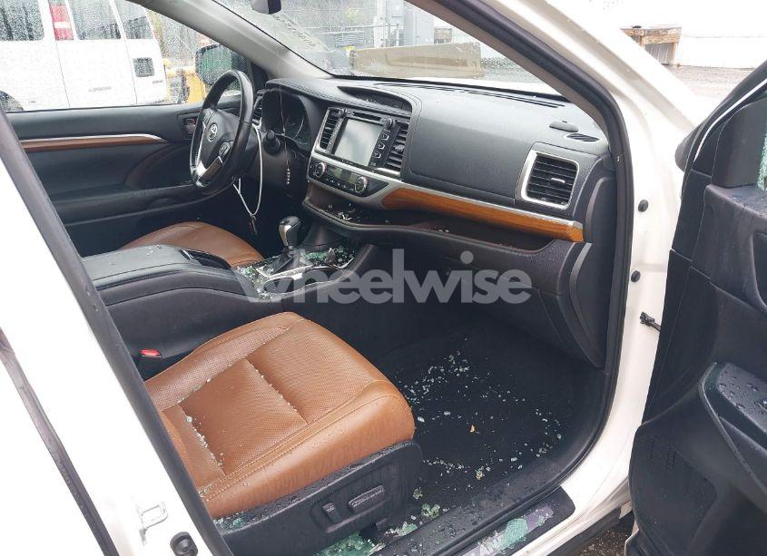 Photo 5 of 2017 Toyota Highlander LIMITED (VIN 5TDDZRFH4HS479170)