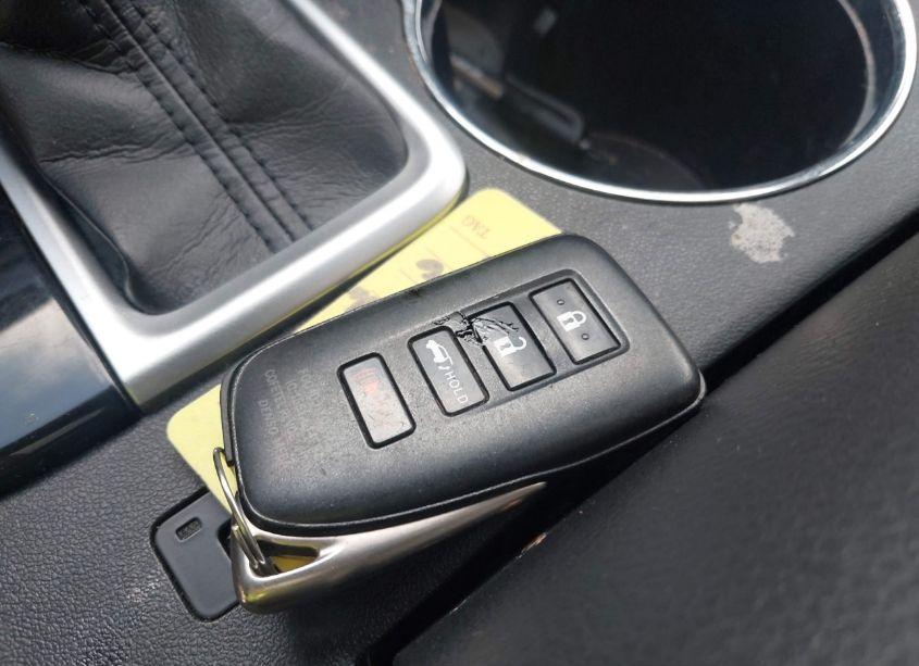 Photo 11 of 2019 Toyota Highlander LIMITED PLATINUM (VIN 5TDDZRFH4KS729076)