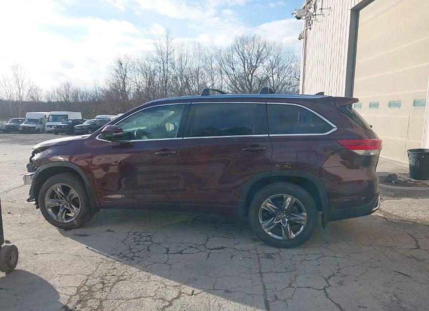 Photo 14 of 2019 Toyota Highlander LIMITED PLATINUM (VIN 5TDDZRFH4KS729076)
