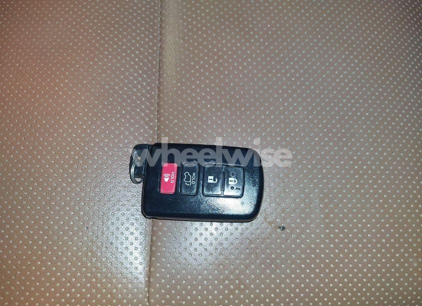 Photo 11 of 2019 Toyota Highlander LIMITED (VIN 5TDDZRFH4KS928984)