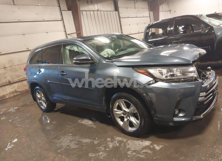 Photo 14 of 2019 Toyota Highlander LIMITED (VIN 5TDDZRFH4KS928984)