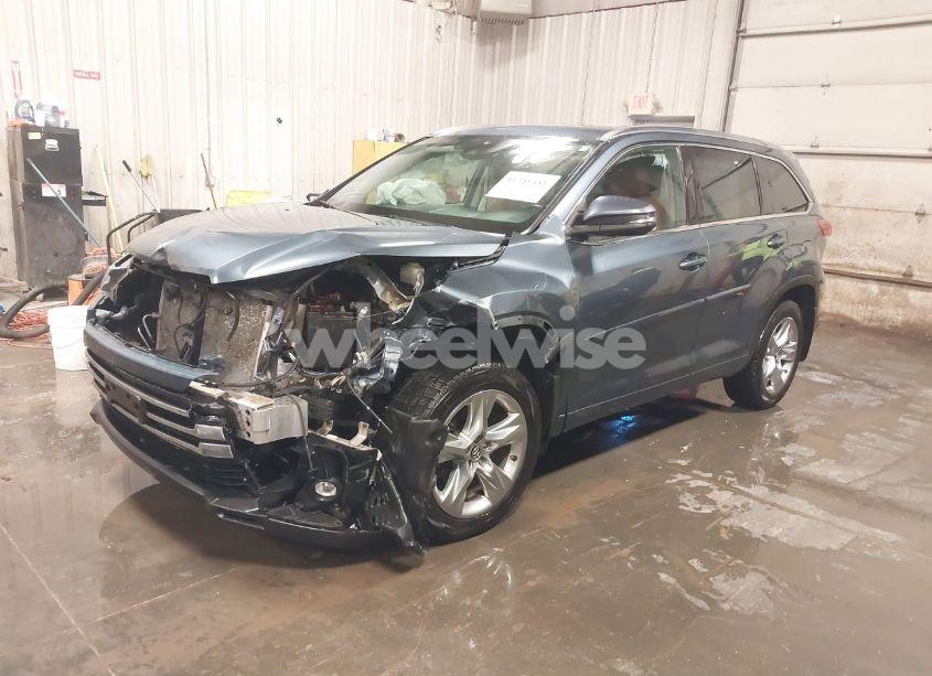 Photo 2 of 2019 Toyota Highlander LIMITED (VIN 5TDDZRFH4KS928984)