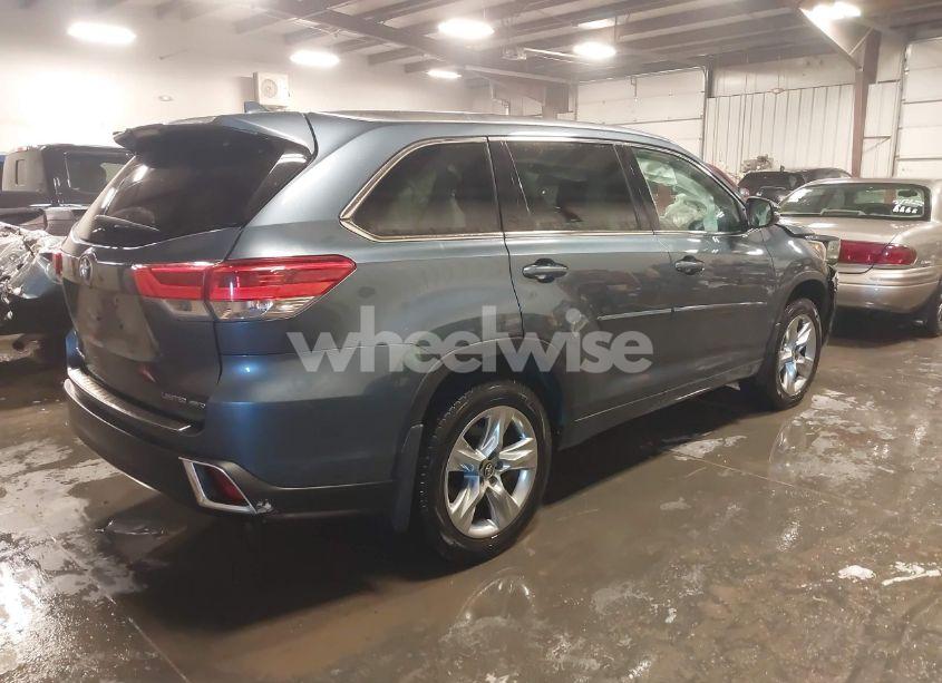 Photo 4 of 2019 Toyota Highlander LIMITED (VIN 5TDDZRFH4KS928984)