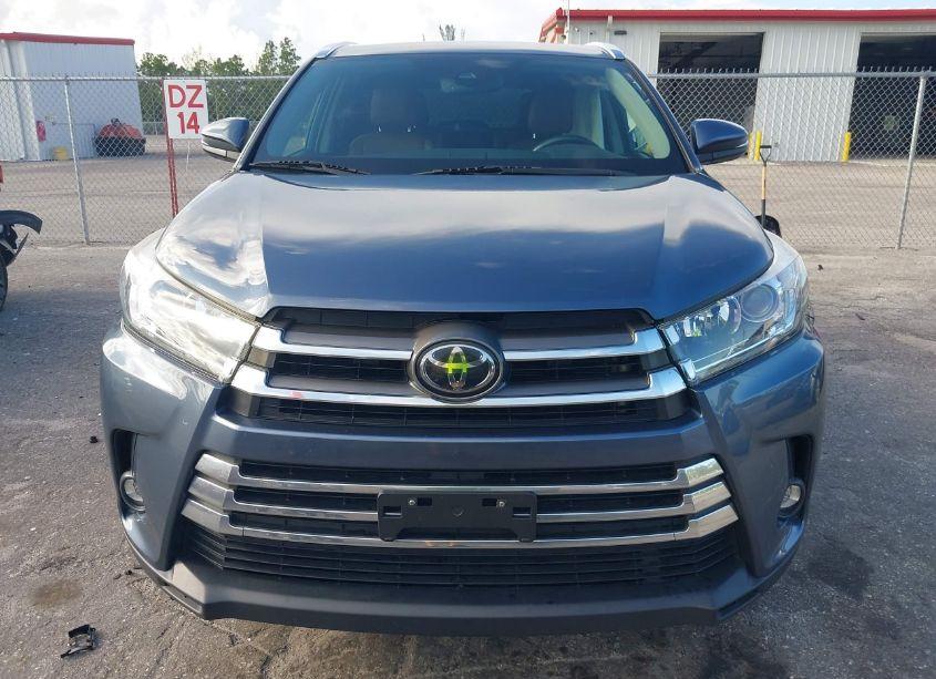 Photo 13 of 2019 Toyota Highlander LIMITED (VIN 5TDDZRFH4KS983354)