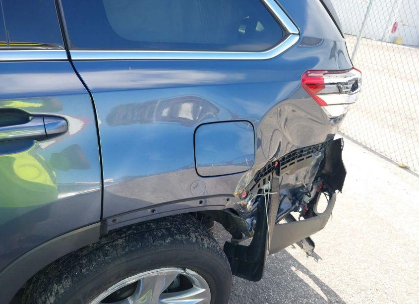 Photo 18 of 2019 Toyota Highlander LIMITED (VIN 5TDDZRFH4KS983354)