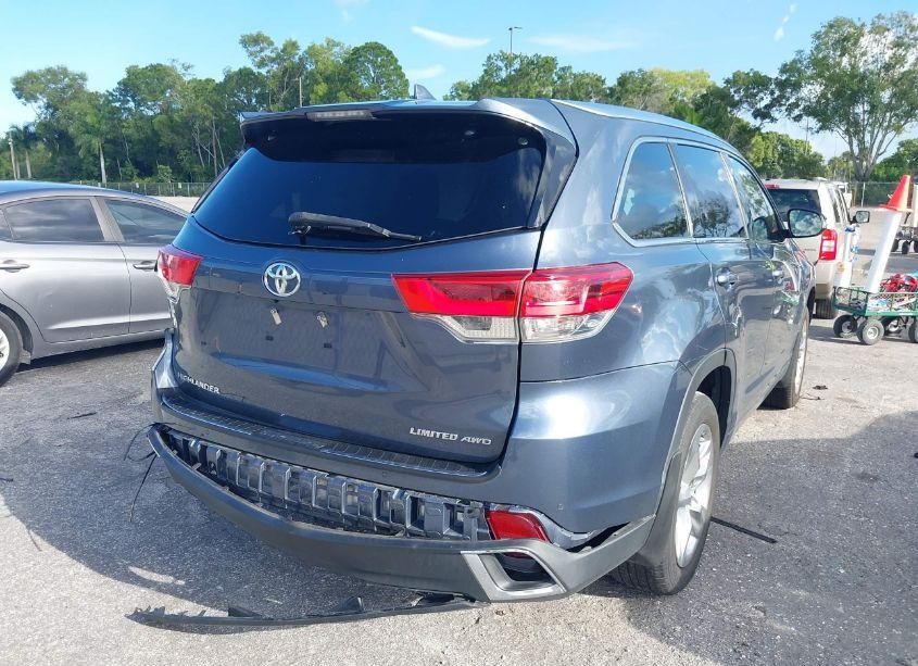 Photo 4 of 2019 Toyota Highlander LIMITED (VIN 5TDDZRFH4KS983354)