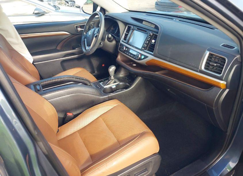 Photo 5 of 2019 Toyota Highlander LIMITED (VIN 5TDDZRFH4KS983354)