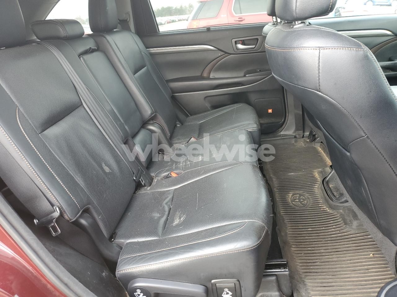 Photo 11 of 2017 TOYOTA HIGHLANDER LIMITED (VIN 5TDDZRFH5HS373049)