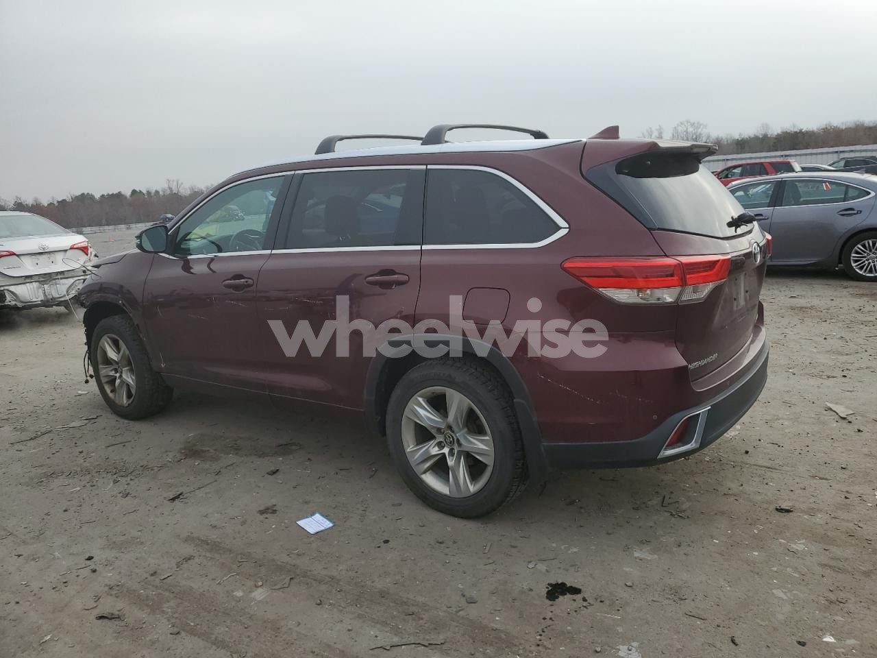 Photo 2 of 2017 TOYOTA HIGHLANDER LIMITED (VIN 5TDDZRFH5HS373049)