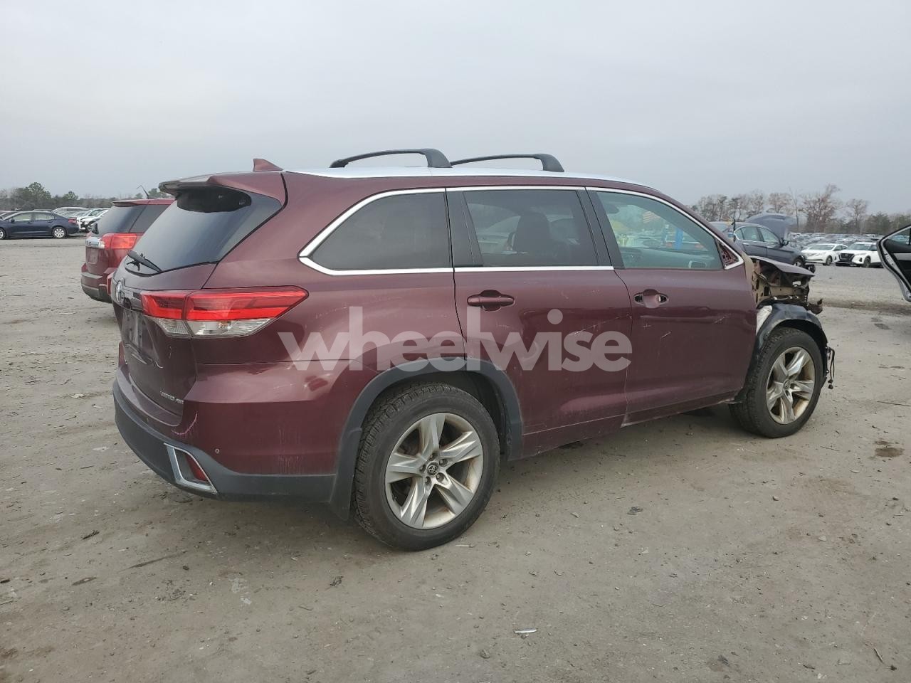 Photo 3 of 2017 TOYOTA HIGHLANDER LIMITED (VIN 5TDDZRFH5HS373049)