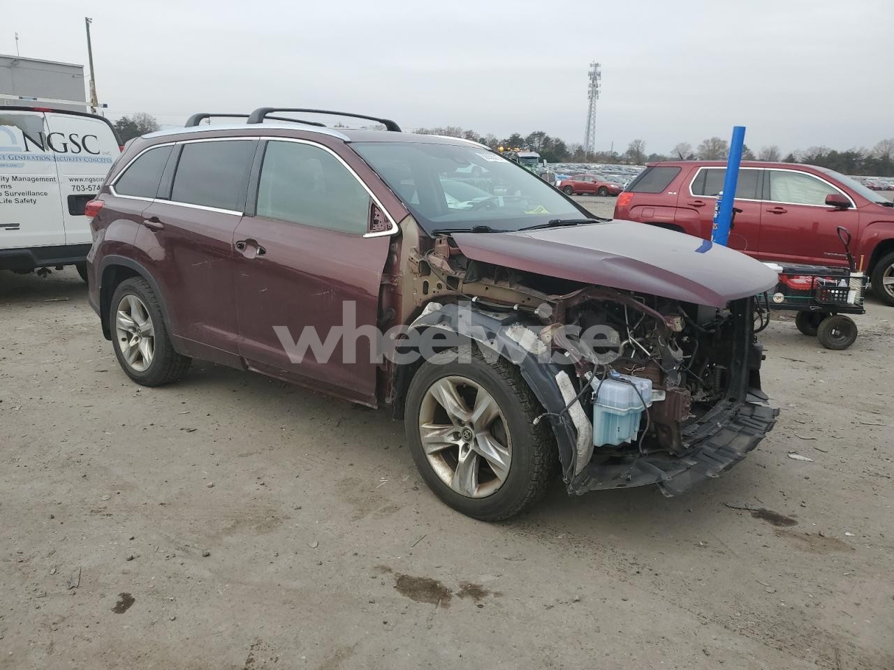 Photo 4 of 2017 TOYOTA HIGHLANDER LIMITED (VIN 5TDDZRFH5HS373049)