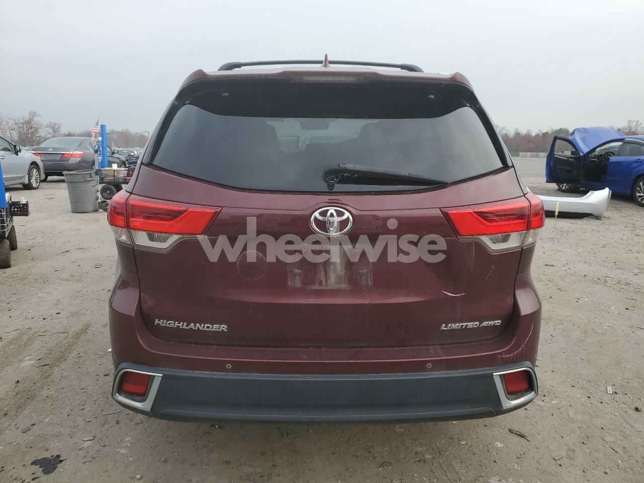 Photo 6 of 2017 TOYOTA HIGHLANDER LIMITED (VIN 5TDDZRFH5HS373049)