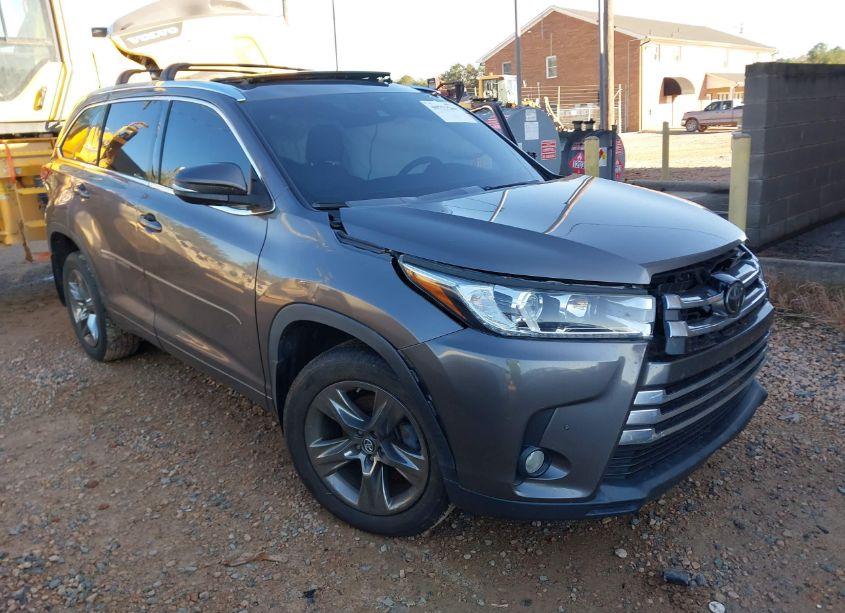 2017 Toyota Highlander LIMITED PLATINUM (VIN 5TDDZRFH5HS382740) main photo