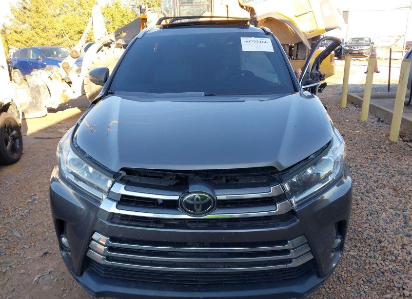 Photo 12 of 2017 Toyota Highlander LIMITED PLATINUM (VIN 5TDDZRFH5HS382740)