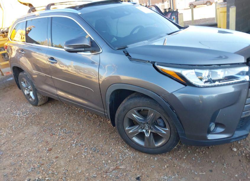 Photo 13 of 2017 Toyota Highlander LIMITED PLATINUM (VIN 5TDDZRFH5HS382740)