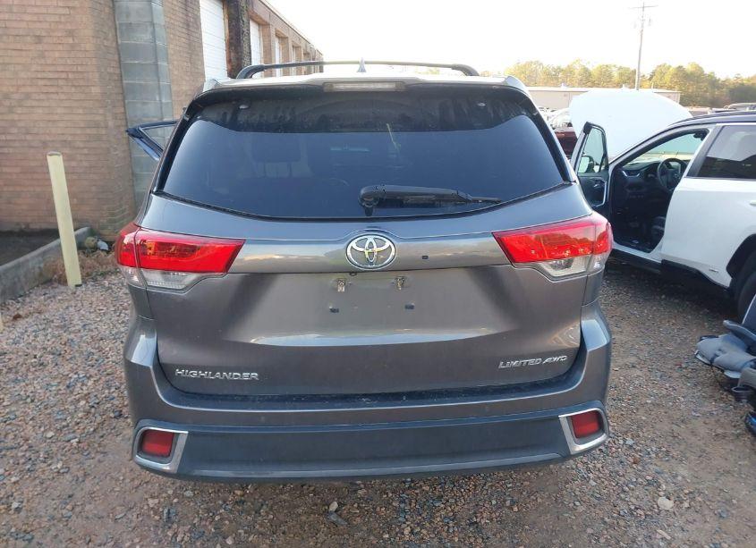 Photo 16 of 2017 Toyota Highlander LIMITED PLATINUM (VIN 5TDDZRFH5HS382740)