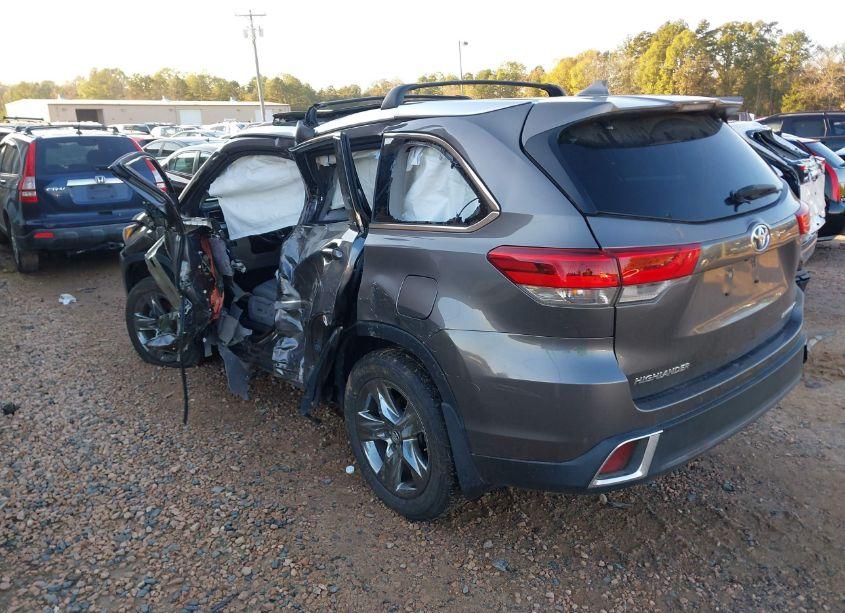 Photo 3 of 2017 Toyota Highlander LIMITED PLATINUM (VIN 5TDDZRFH5HS382740)