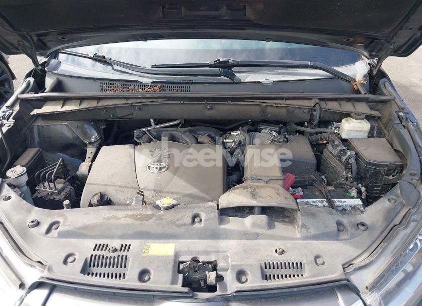 Photo 10 of 2017 Toyota Highlander LIMITED (VIN 5TDDZRFH5HS451698)