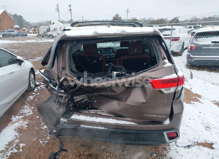 Photo 17 of 2018 Toyota Highlander LIMITED (VIN 5TDDZRFH5JS803250)