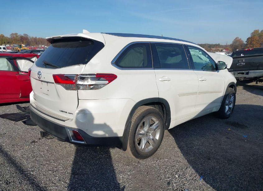 Photo 4 of 2018 Toyota Highlander LIMITED (VIN 5TDDZRFH5JS819951)