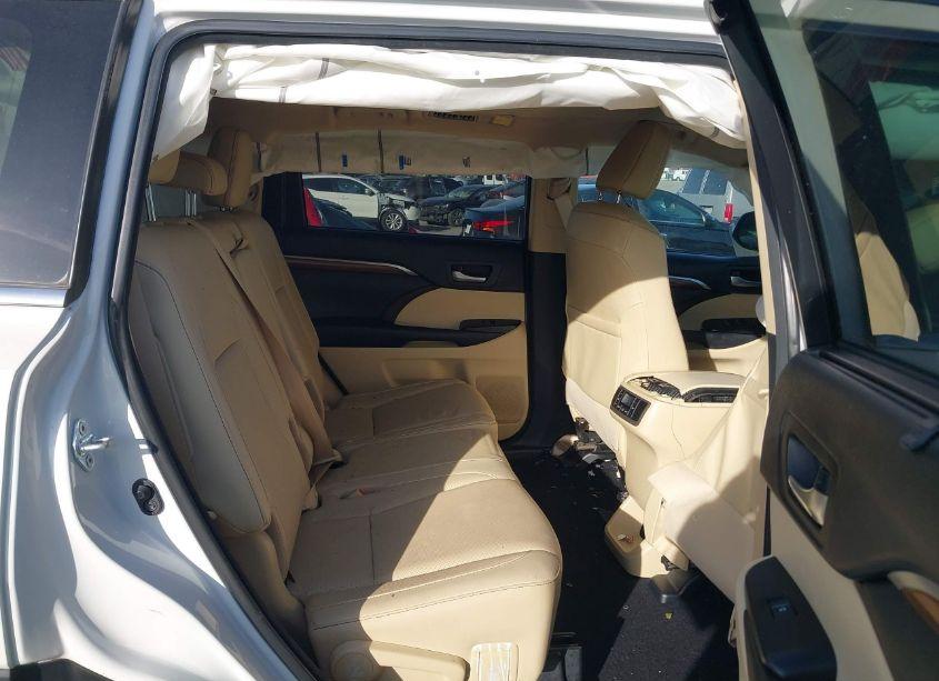 Photo 8 of 2018 Toyota Highlander LIMITED (VIN 5TDDZRFH5JS819951)