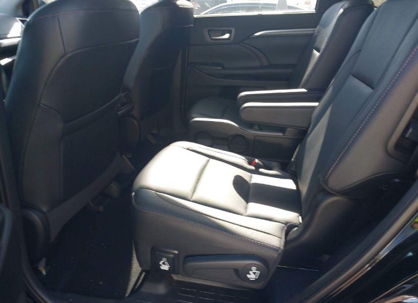 Photo 8 of 2019 Toyota Highlander LIMITED (VIN 5TDDZRFH5KS725148)
