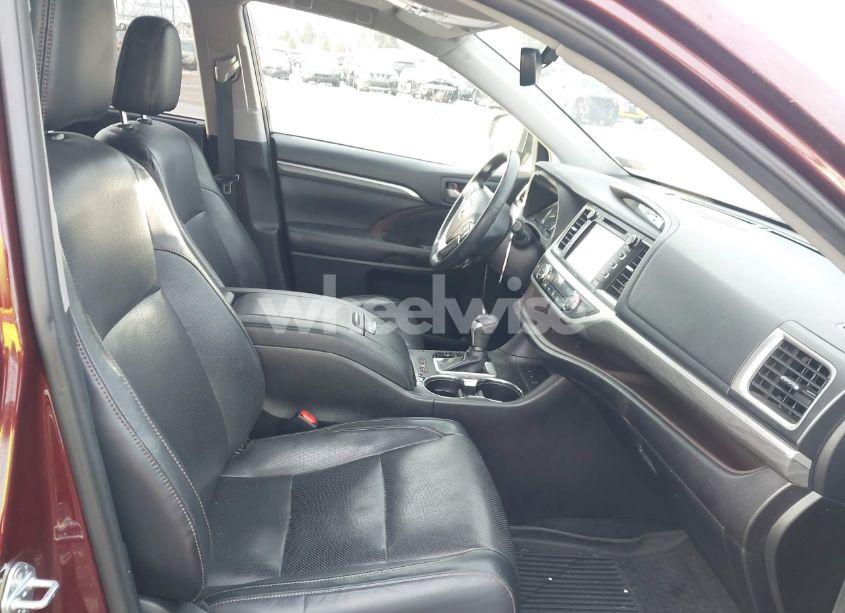 Photo 5 of 2019 Toyota Highlander LIMITED (VIN 5TDDZRFH5KS915838)