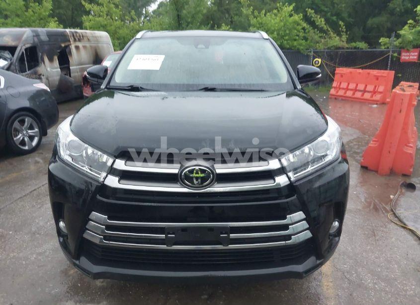 Photo 12 of 2017 Toyota Highlander LIMITED (VIN 5TDDZRFH6HS372427)