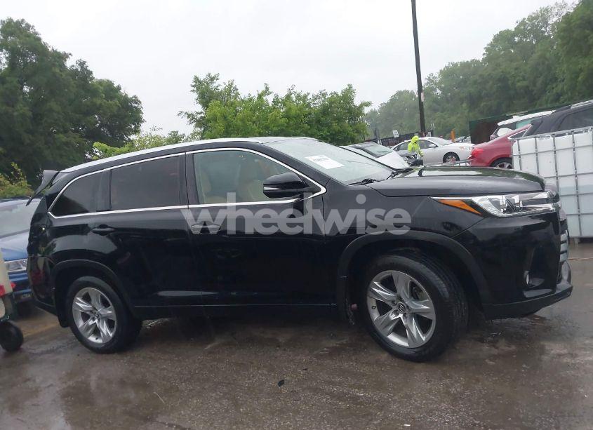 Photo 13 of 2017 Toyota Highlander LIMITED (VIN 5TDDZRFH6HS372427)
