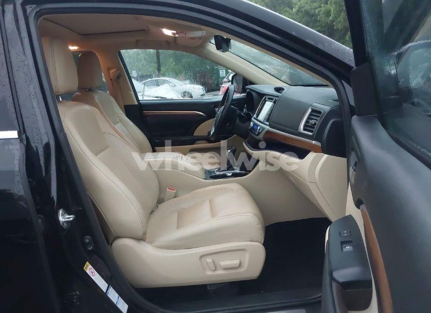 Photo 5 of 2017 Toyota Highlander LIMITED (VIN 5TDDZRFH6HS372427)