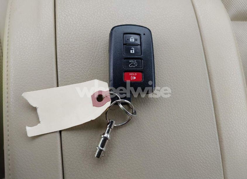 Photo 11 of 2017 Toyota Highlander LIMITED (VIN 5TDDZRFH6HS383458)