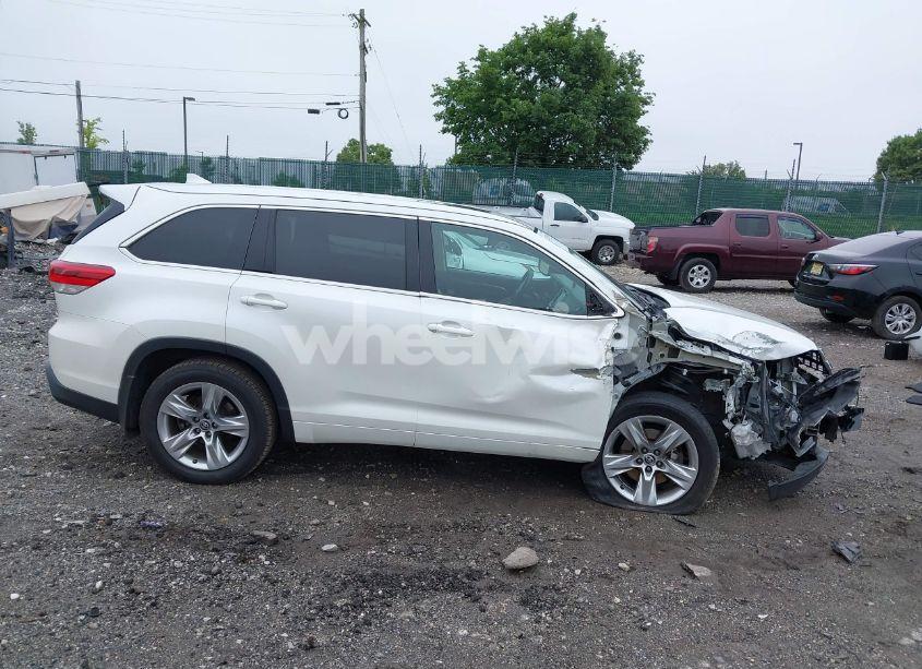Photo 13 of 2017 Toyota Highlander LIMITED (VIN 5TDDZRFH6HS383458)