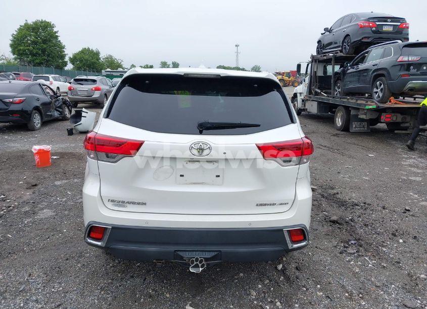 Photo 16 of 2017 Toyota Highlander LIMITED (VIN 5TDDZRFH6HS383458)
