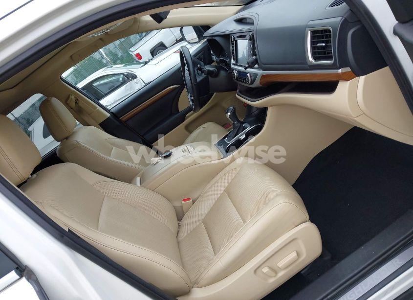 Photo 5 of 2017 Toyota Highlander LIMITED (VIN 5TDDZRFH6HS383458)