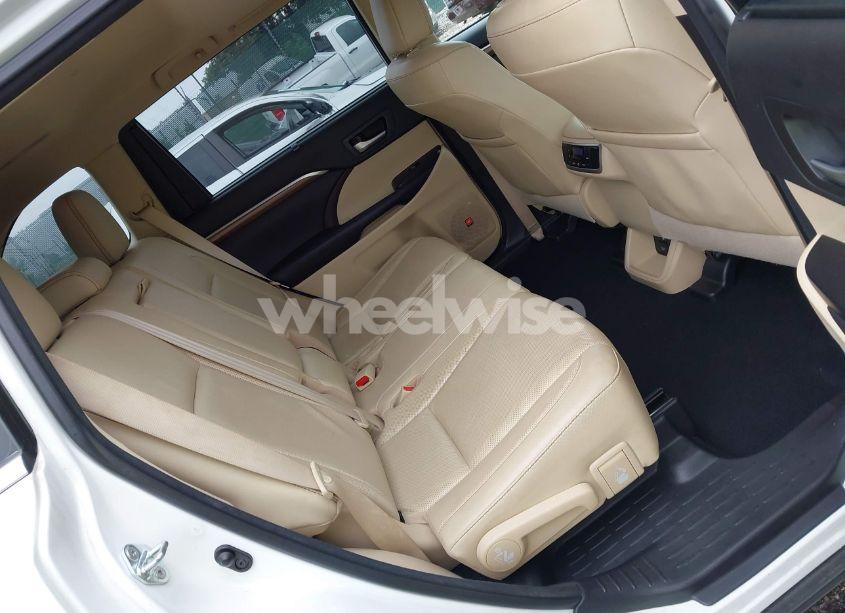 Photo 8 of 2017 Toyota Highlander LIMITED (VIN 5TDDZRFH6HS383458)