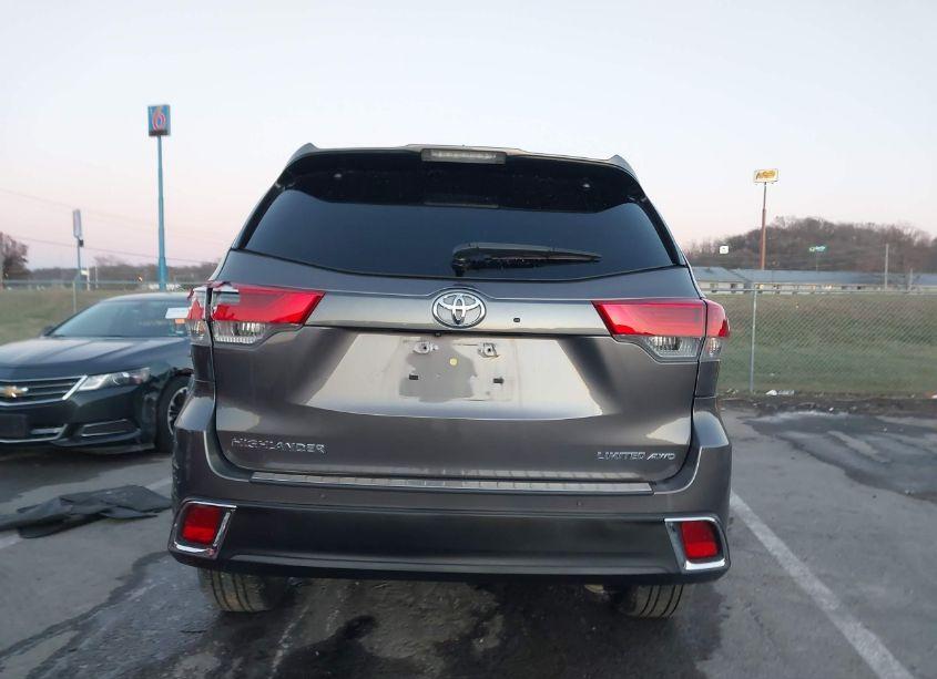 Photo 17 of 2017 Toyota Highlander LIMITED (VIN 5TDDZRFH6HS390443)
