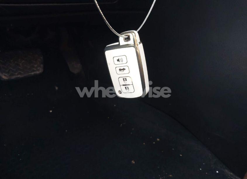 Photo 11 of 2018 Toyota Highlander LIMITED (VIN 5TDDZRFH6JS824883)