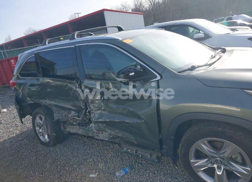 Photo 13 of 2018 Toyota Highlander LIMITED (VIN 5TDDZRFH6JS824883)