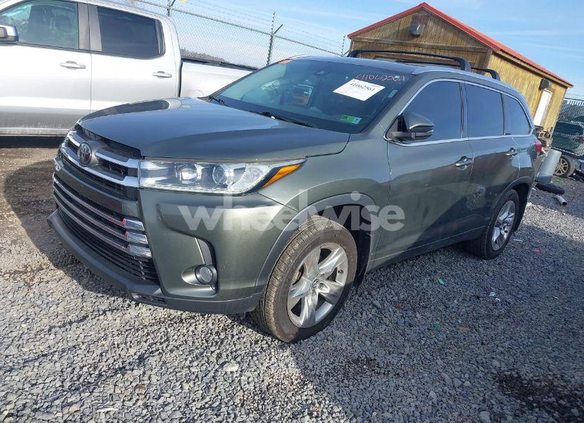 Photo 2 of 2018 Toyota Highlander LIMITED (VIN 5TDDZRFH6JS824883)