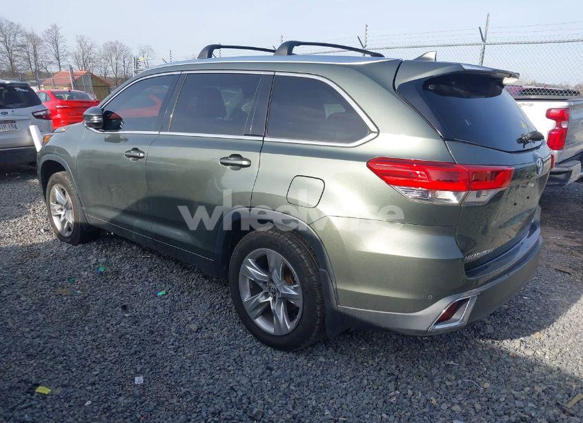 Photo 3 of 2018 Toyota Highlander LIMITED (VIN 5TDDZRFH6JS824883)
