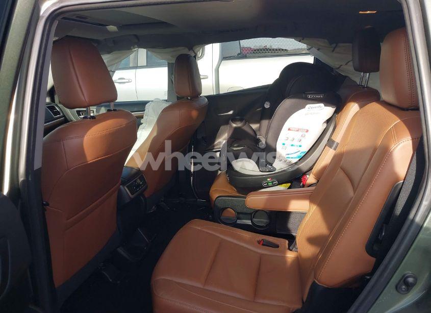 Photo 8 of 2018 Toyota Highlander LIMITED (VIN 5TDDZRFH6JS824883)