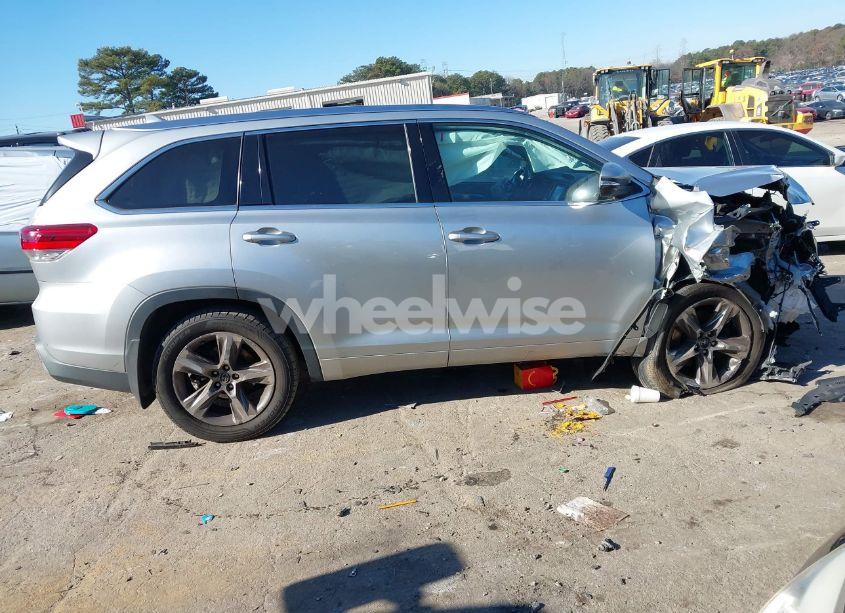 Photo 13 of 2018 Toyota Highlander LIMITED PLATINUM (VIN 5TDDZRFH6JS827315)