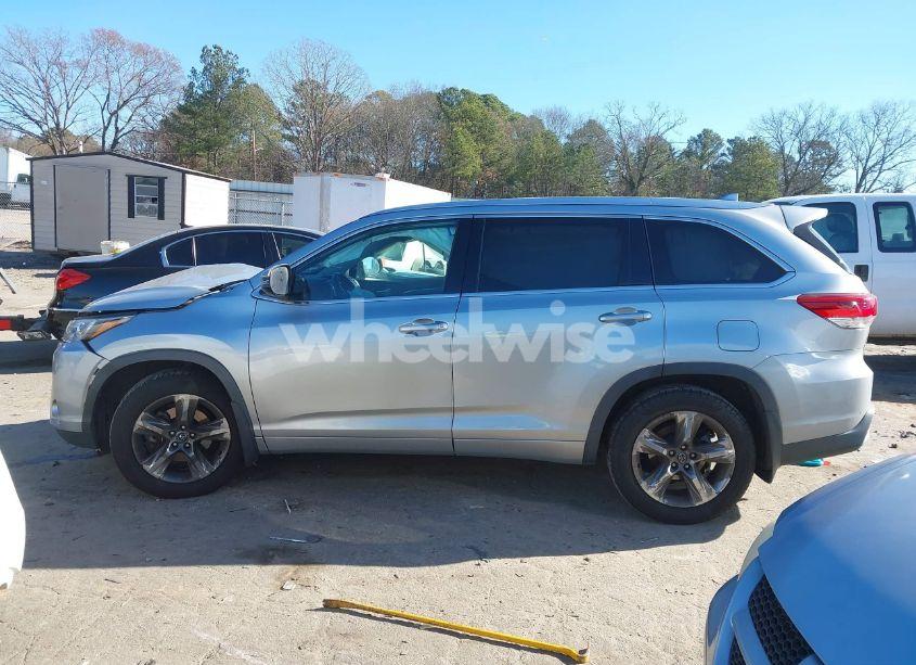 Photo 14 of 2018 Toyota Highlander LIMITED PLATINUM (VIN 5TDDZRFH6JS827315)