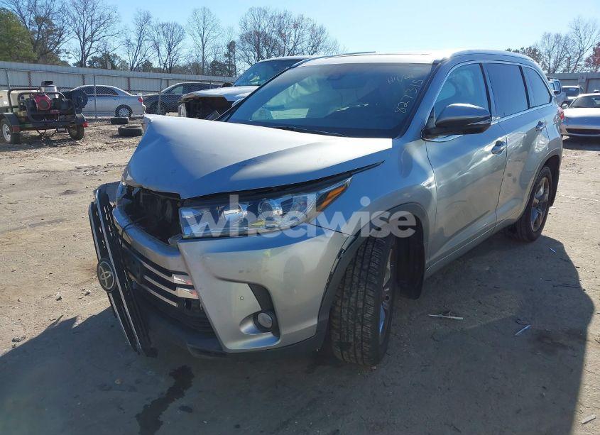 Photo 2 of 2018 Toyota Highlander LIMITED PLATINUM (VIN 5TDDZRFH6JS827315)
