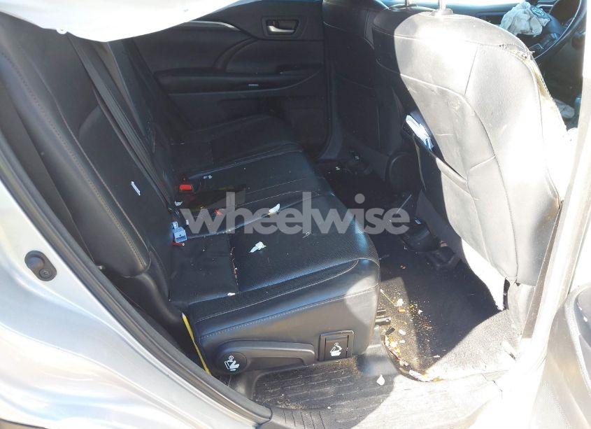 Photo 8 of 2018 Toyota Highlander LIMITED PLATINUM (VIN 5TDDZRFH6JS827315)