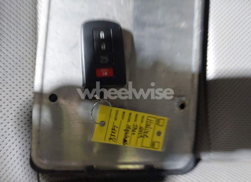 Photo 11 of 2019 Toyota Highlander LIMITED (VIN 5TDDZRFH6KS951134)