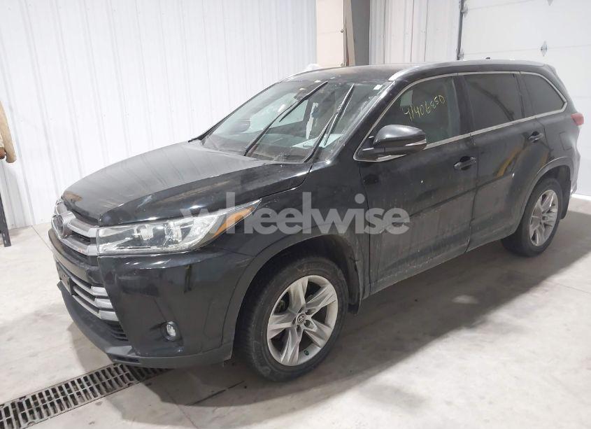 Photo 2 of 2019 Toyota Highlander LIMITED (VIN 5TDDZRFH6KS951134)