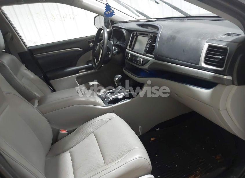 Photo 5 of 2019 Toyota Highlander LIMITED (VIN 5TDDZRFH6KS951134)